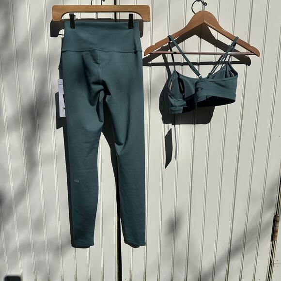Alo Yoga Airlift Intrigue Bra High-Waist Airlift Leggings Teal Agate Small NWT - Picture 2 of 16